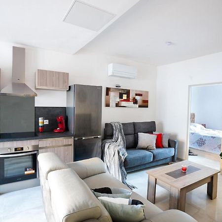 Superbe Appartement A 2 Pas Des Halles, Climatise, Terrasse, Garage Narbonne Kültér fotó