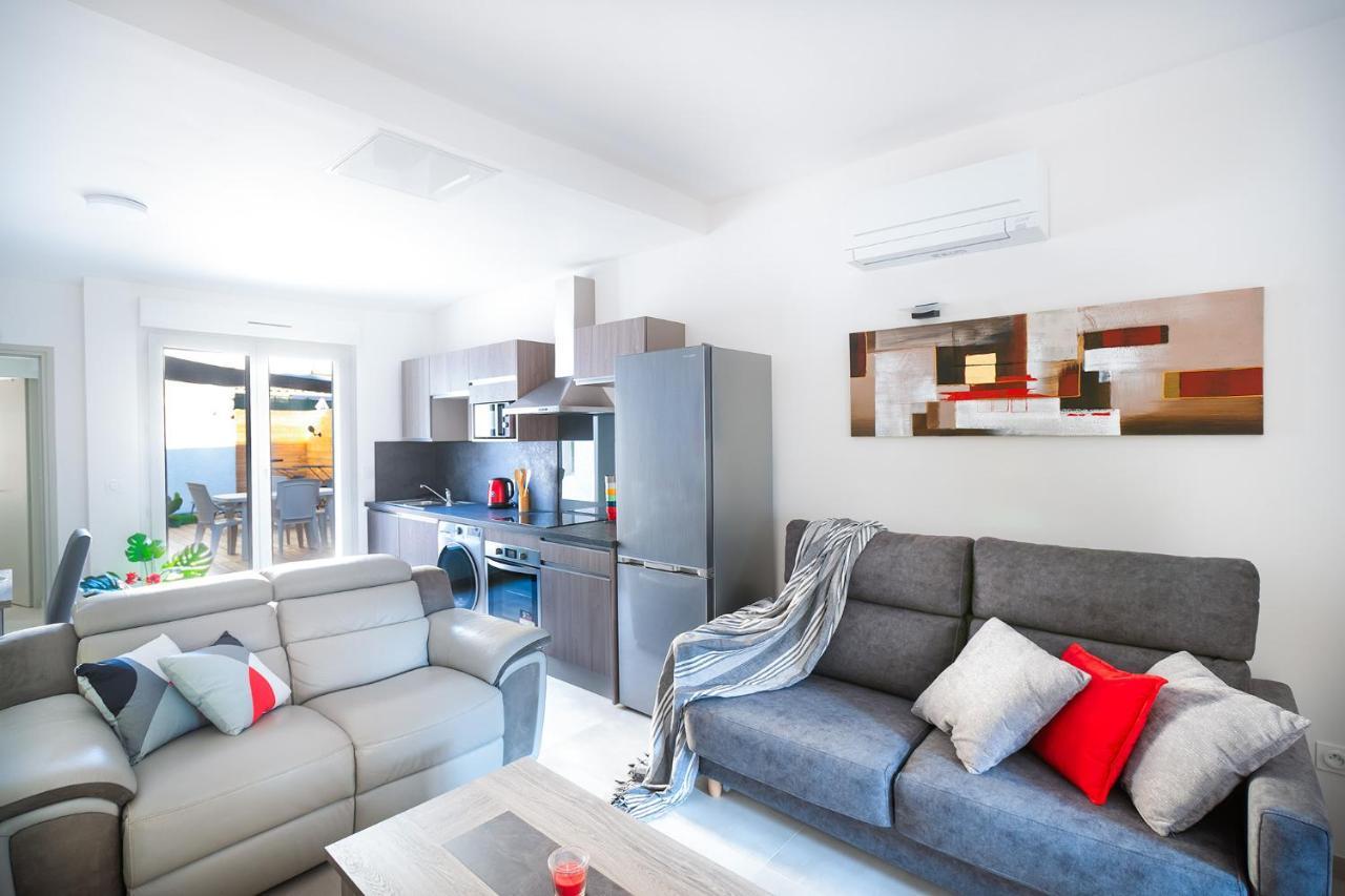 Superbe Appartement A 2 Pas Des Halles, Climatise, Terrasse, Garage Narbonne Kültér fotó