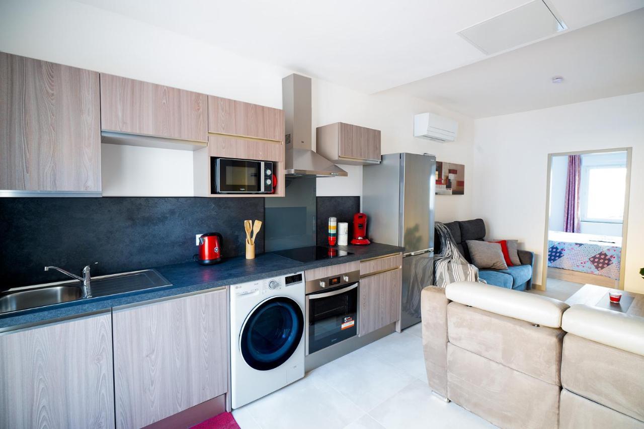 Superbe Appartement A 2 Pas Des Halles, Climatise, Terrasse, Garage Narbonne Kültér fotó